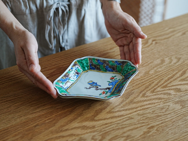 新道工房 色絵猛禽図隅入菱形向付