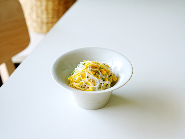 阿南維也 白磁掛分鉢