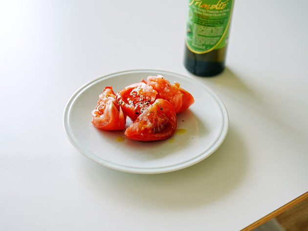 阿南維也 白磁細リム5.5寸皿（貫入）