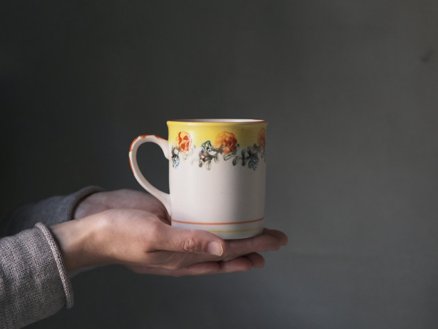 ヨシノヒトシ 色絵カップ　2個 ヨシノヒトシ 色絵マグカップ（黄色）