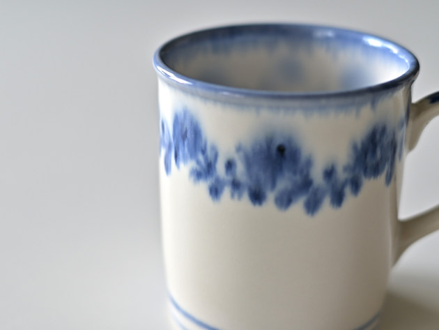 ヨシノヒトシ 青彩マグカップ