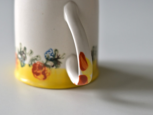 ヨシノヒトシ 色絵カップ　2個 ヨシノヒトシ 色絵マグカップ（黄色）