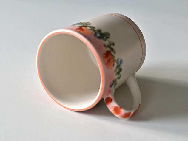 ヨシノヒトシ 色絵マグカップ（ピンク）