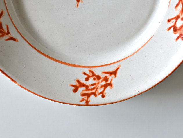 ヨシノヒトシ 赤絵6.5寸皿