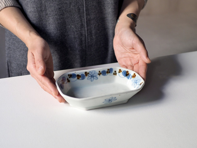 山口利枝 花唐草八角長角皿