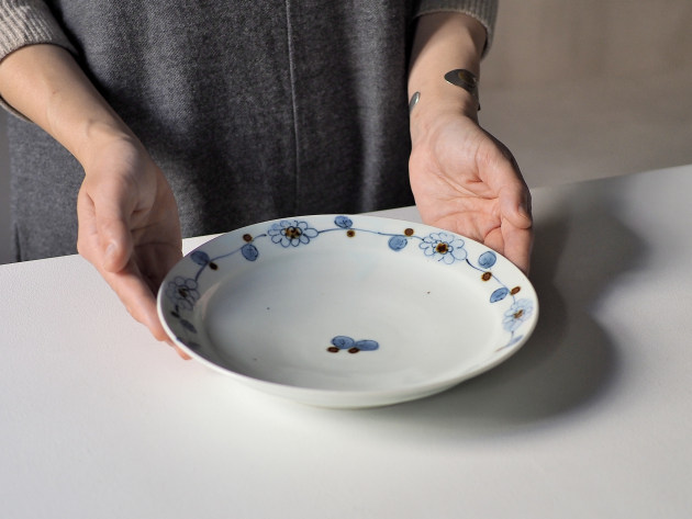 山口利枝 花唐草文7寸平皿