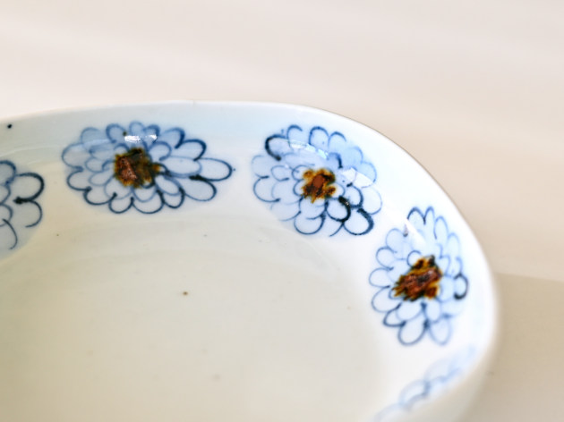 山口利枝 菊花文四方皿