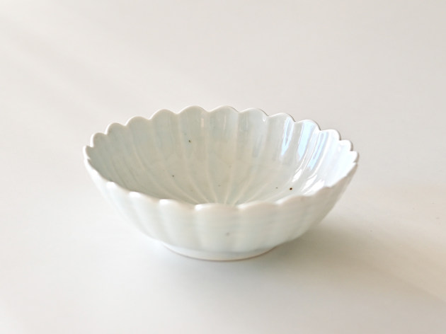 山口利枝 白磁輪花鉢