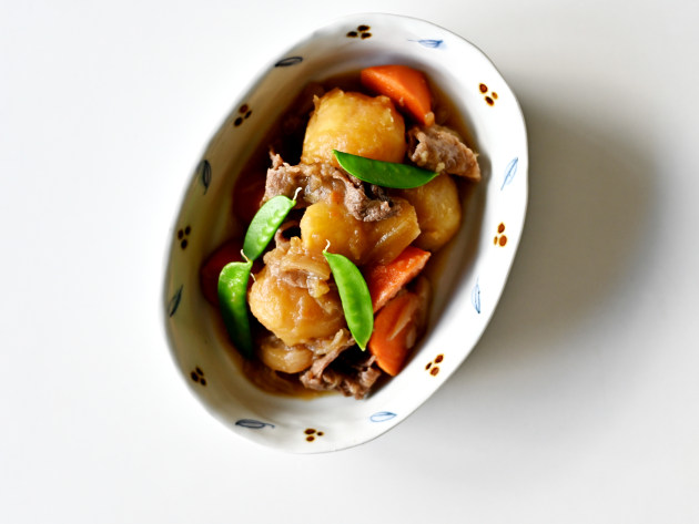 山口利枝 鉄実草文楕円鉢