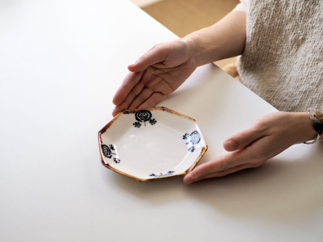 田屋道子 八角皿S（ラナンキュラス）