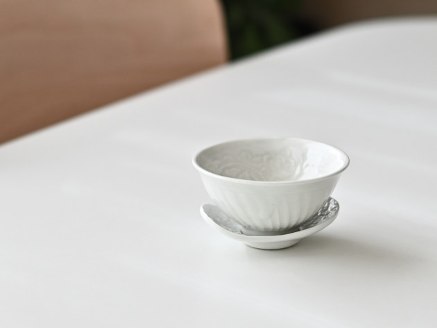 豊増一雄 白瓷茶托（舟）