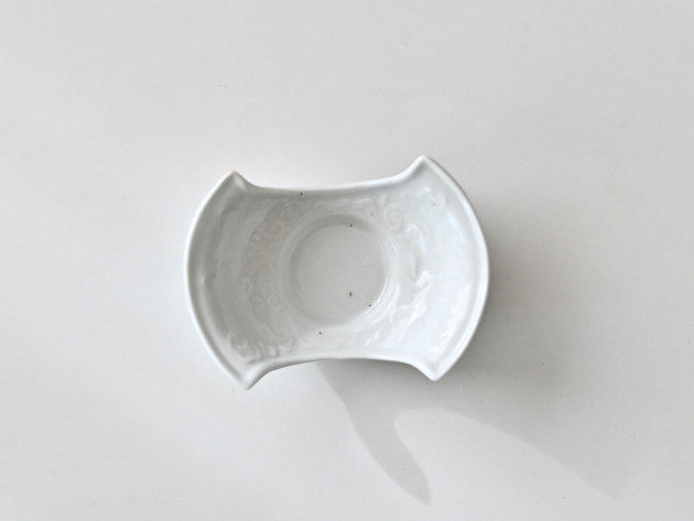 豊増一雄 白瓷茶托（分銅）